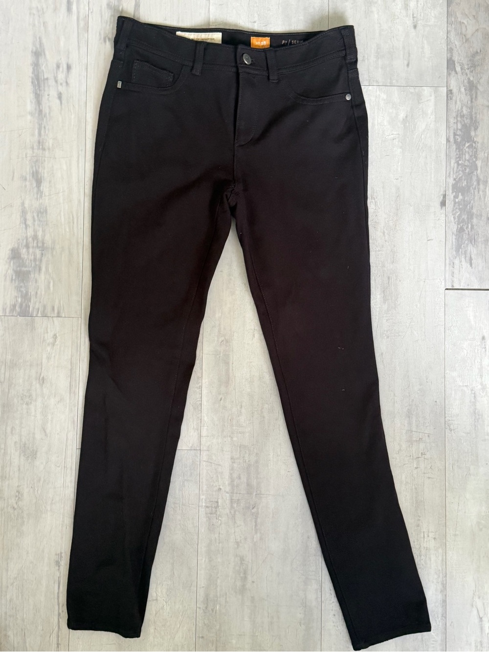 Women's Black Skinny Jeans - Sleek Slim Fit
